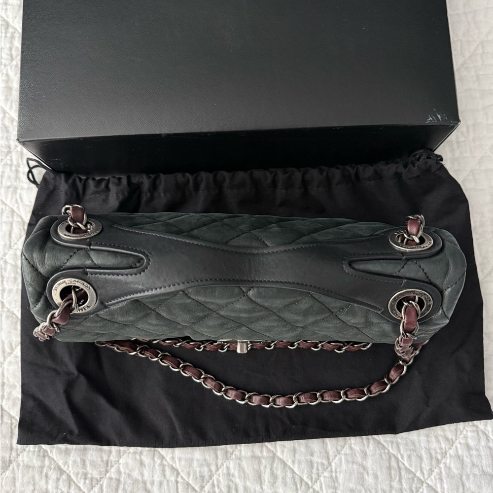 Chanel Iridescent Calfskin “In The Mix” Flap Satchel –Excellent & Dust Bag & Box - Picture 8 of 15